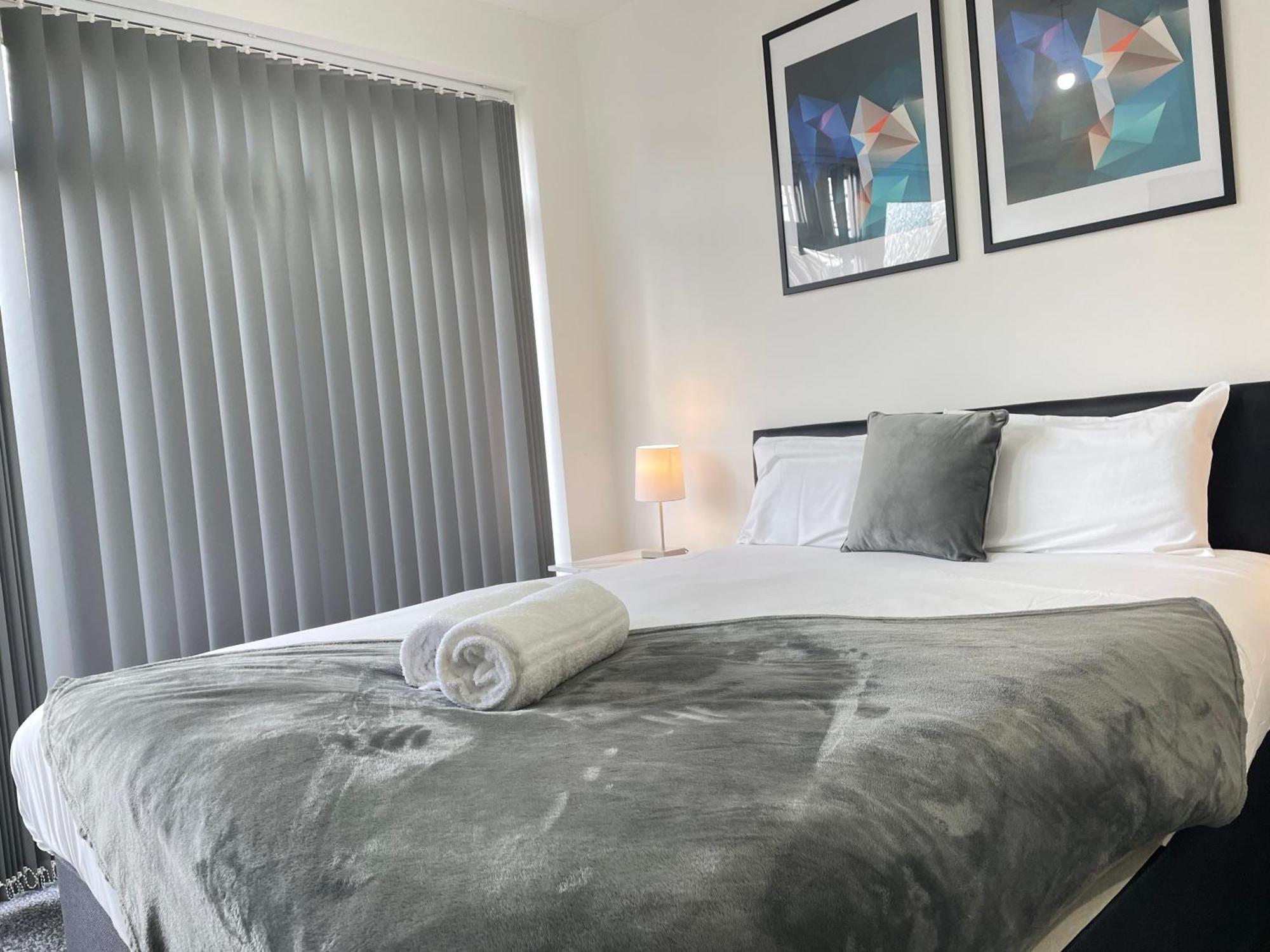 4 Bedroom 2 Bathroom Shared House - Near Bhx And Nec Birmingham Exterior foto